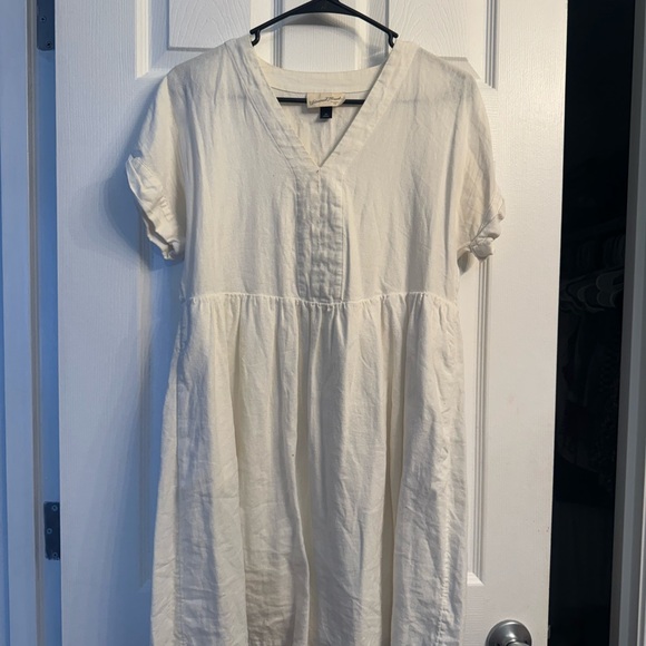 Universal Thread Cream V-Neck Dress - Picture 1 of 3